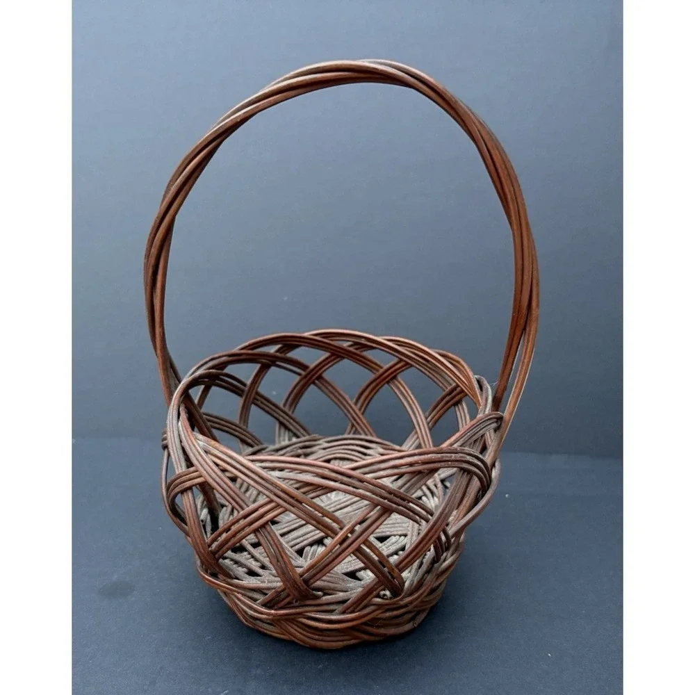 Vintage miniature brown wicker gathering or sewing yarn basket 4